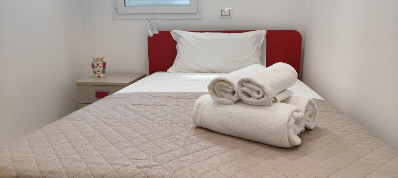 Casa Vacanze Rainbow, Siracusa Syracuse Екстер'єр фото